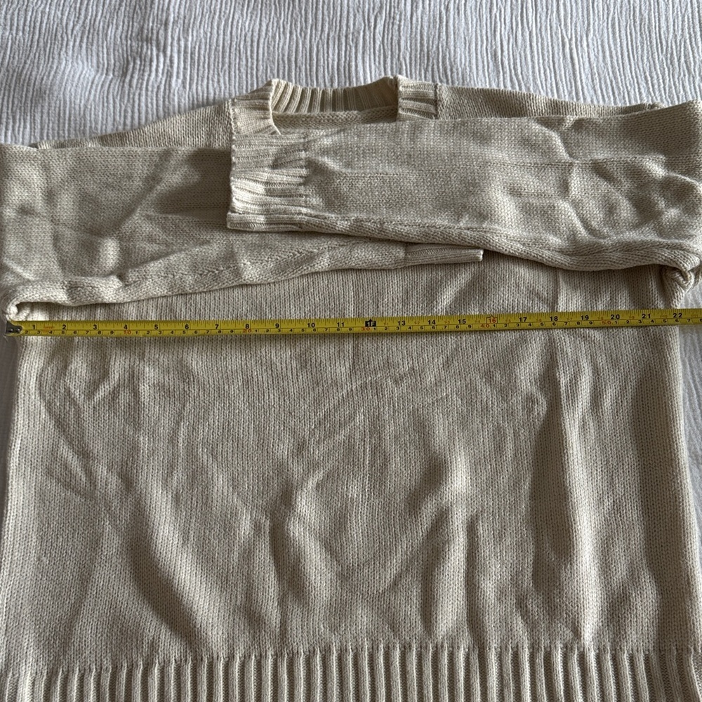 Women’s Classic Beige Crewneck Sweater / M - Picture 5 of 5